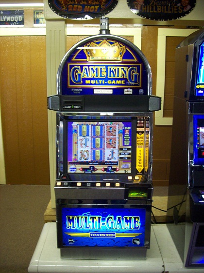 IGT UNIVERSAL Slant-Top Game King Slot Machine (80+ Games in One) (Multiple  Coin-play Included)